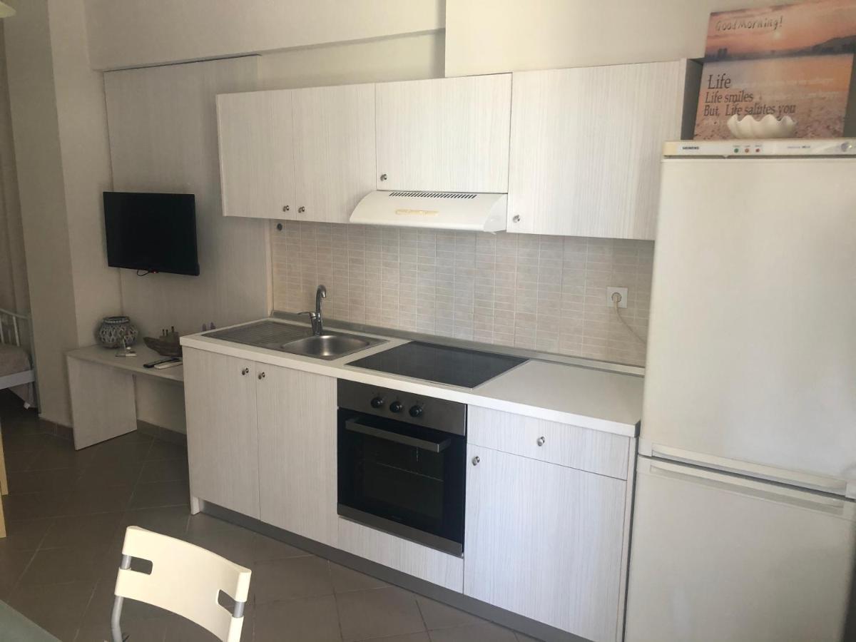 Makis Apartments Touzla Ofrínion Zewnętrze zdjęcie